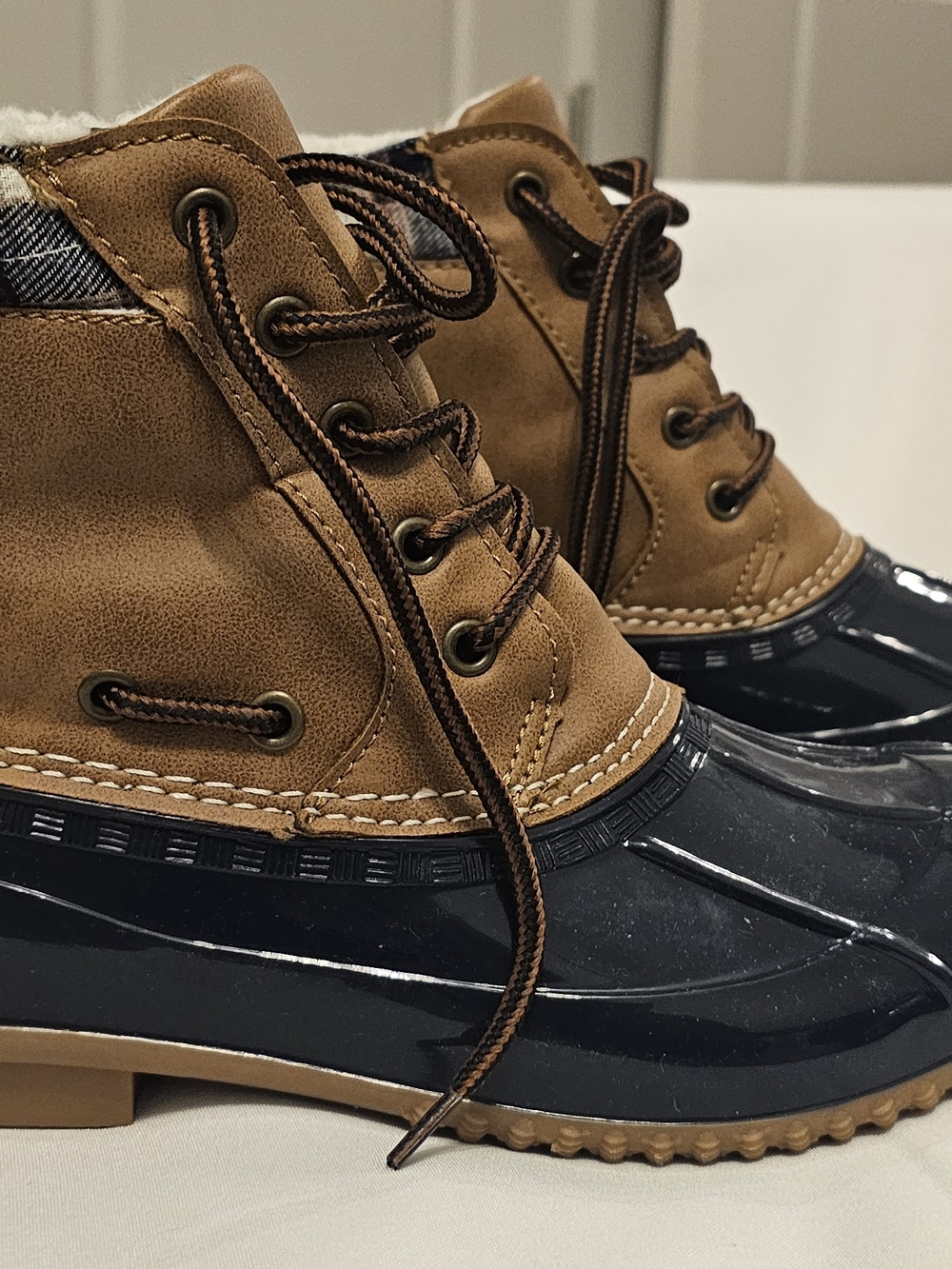 JustFab Tan and Black Lace-Up Winter Duck Boots